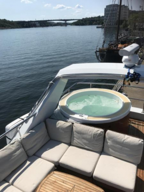 Nice VIP Cabin in a Luxurious Yacht in Stockholm